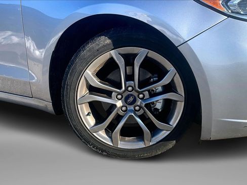 Used 2020 Ford Fusion SEL image 2