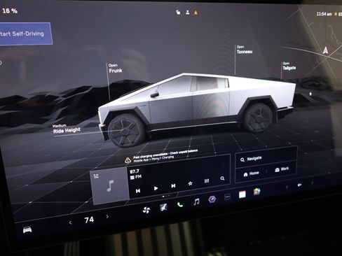 Used 2024 Tesla Cybertruck AWD Crew Cab image 30