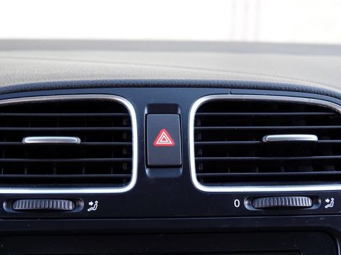 Used 2010 Volkswagen Jetta TDI FWD image 61