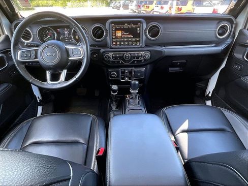 Used 2023 Jeep Wrangler Unlimited Sahara w/ Cold Weather Group AWD/4WD image 21