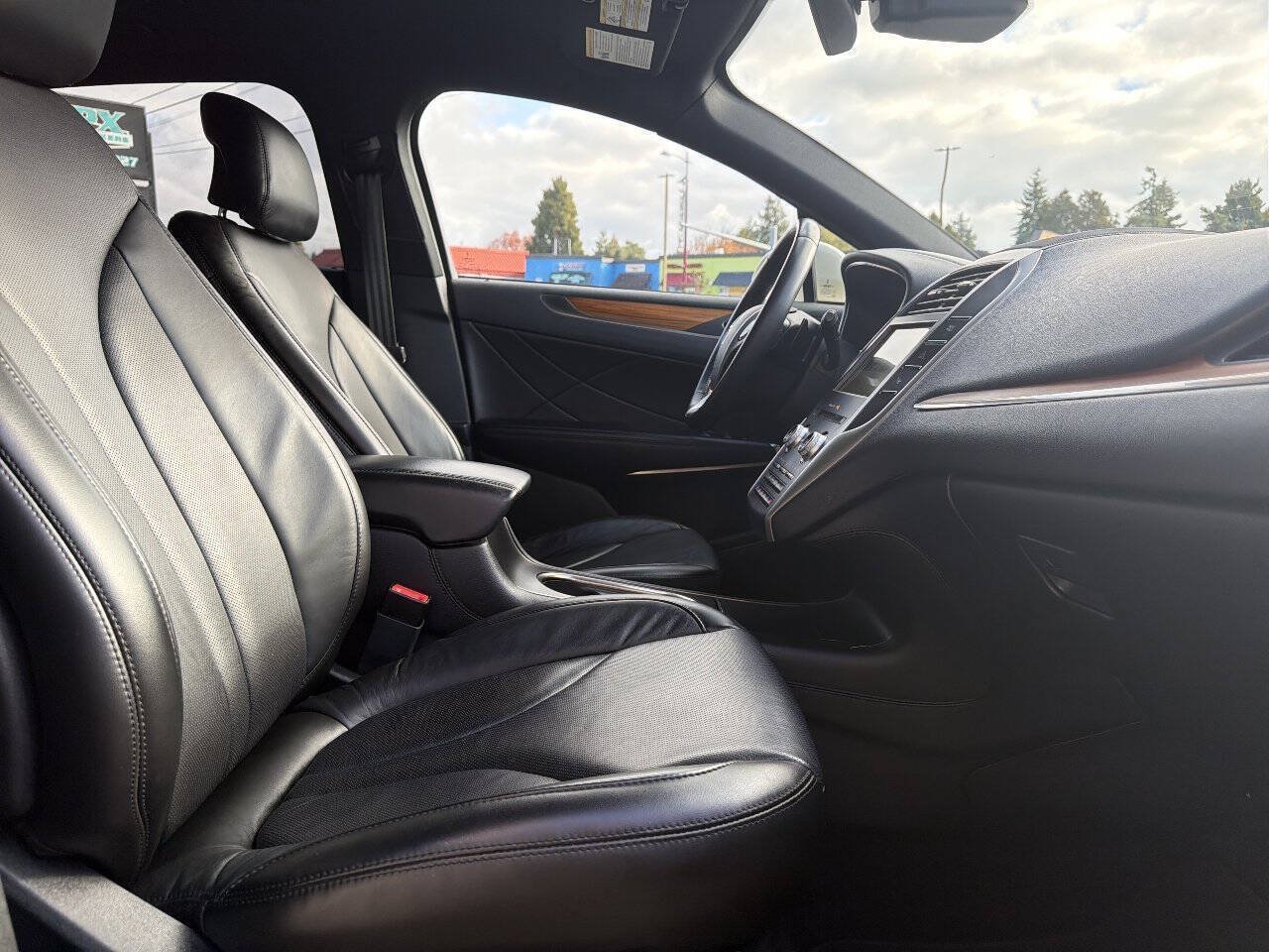 Used 2018 Lincoln MKC Reserve AWD/4WD image 16
