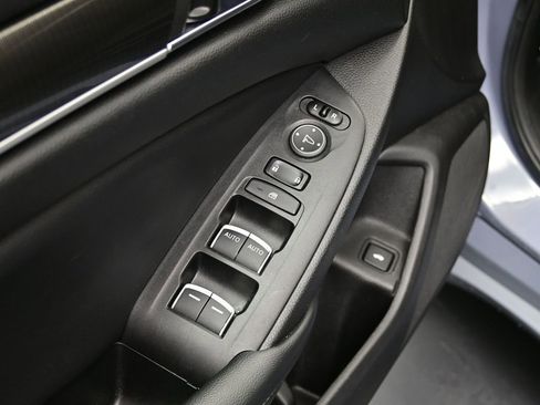 Used 2021 Honda Accord Sport image 12