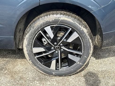 New 2026 Volvo XC60 B5 Core w/ Protection Package Premier AWD/4WD image 8
