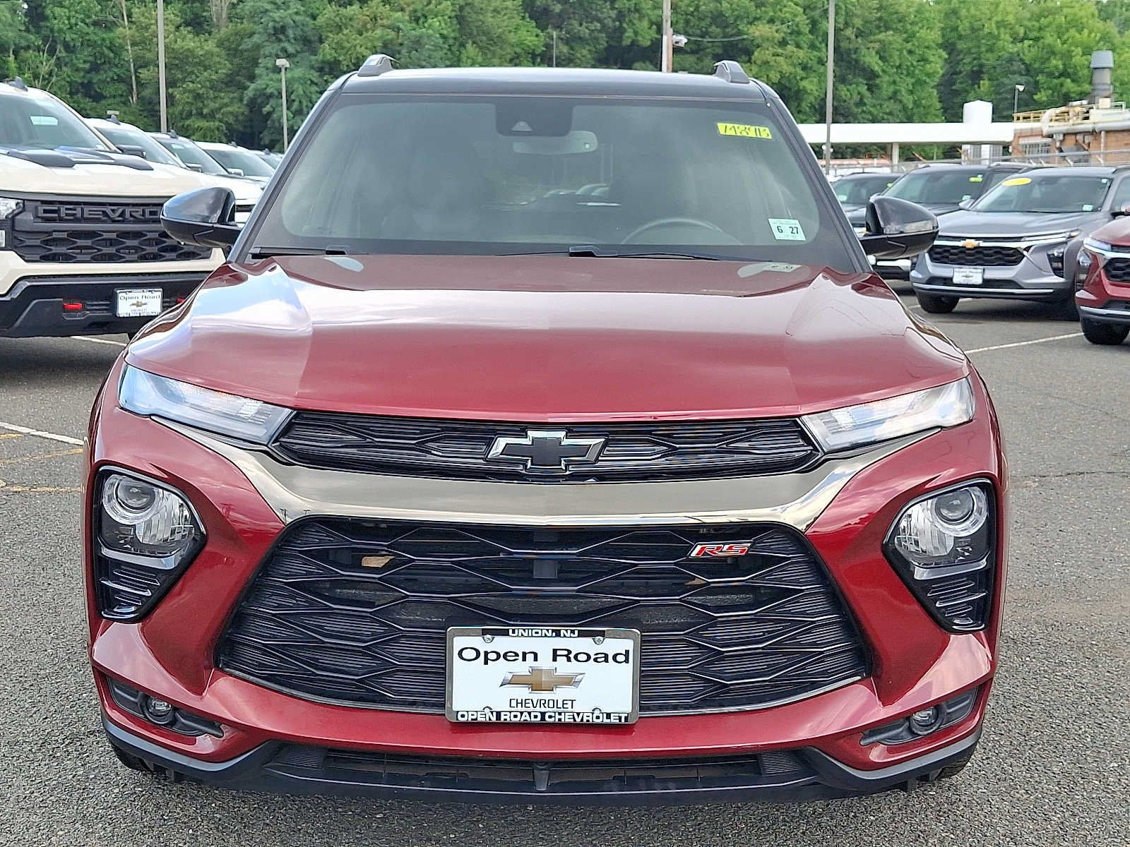 Used 2022 Chevrolet TrailBlazer RS w/ Technology Package FWD image 2