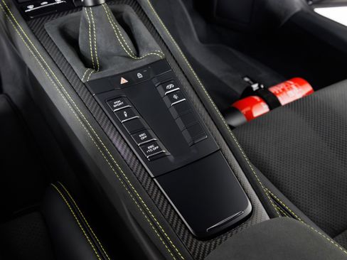 Used 2025 Porsche 718 Cayman GT4 RS image 24