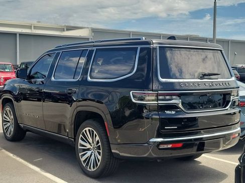 Used 2022 Jeep Grand Wagoneer Series III w/ Rear Seat Video Group 1 AWD/4WD image 3