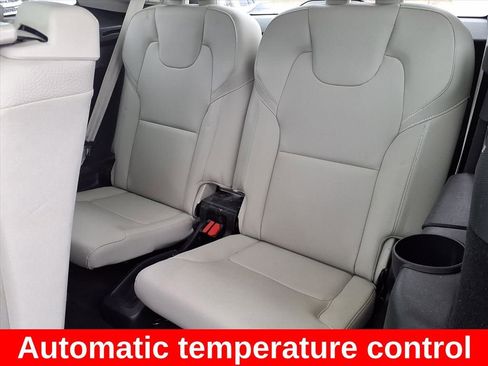 Used 2024 Volvo XC90 B6 Plus image 11