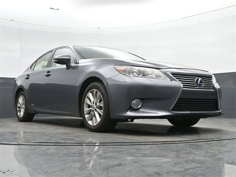Used 2013 Lexus ES 300h w/ Luxury Pkg image 10
