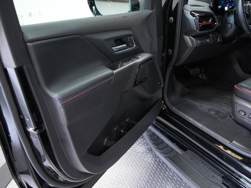 Used 2025 Chevrolet Silverado EV RST AWD/4WD image 32