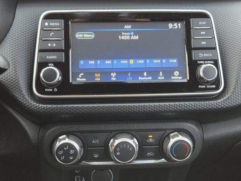 Used 2023 Nissan Kicks S image 19