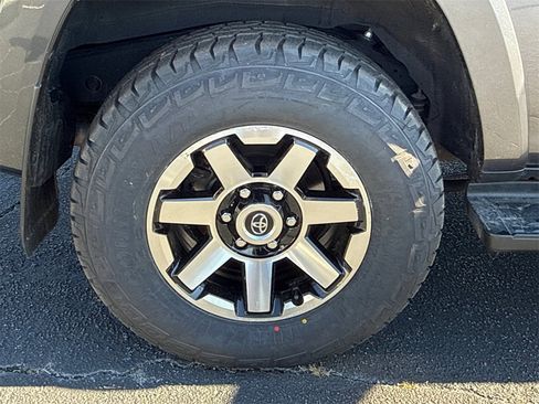 Used 2023 Toyota 4Runner TRD Off-Road image 18