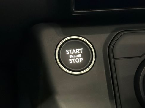 New 2026 Land Rover Defender 110 X-Dynamic SE AWD/4WD image 15