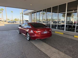 Used 2018 Honda Accord Touring video 3