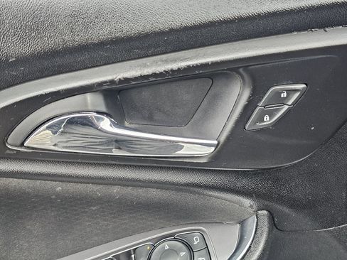 Used 2018 Chevrolet Malibu LT image 17