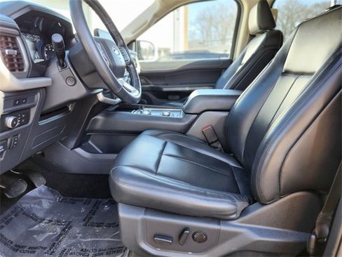 Used 2022 Ford Expedition XLT image 20