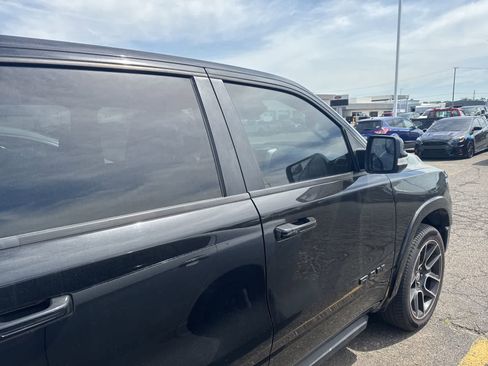 Used 2019 RAM 1500 Laramie AWD/4WD image 10