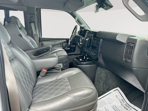 Used 2021 Chevrolet Express 2500 LS w/ Enhanced Convenience Package RWD image 28