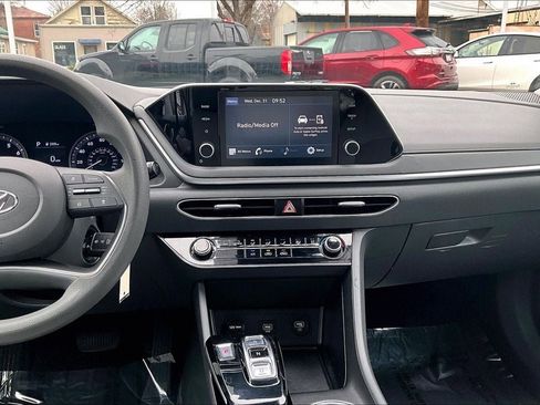 Used 2021 Hyundai Sonata SE w/ Cargo Package image 5