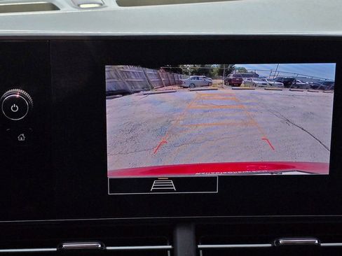 Used 2024 Chevrolet Trax LS w/ LS Convenience Package image 16