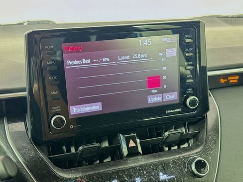 Used 2022 Toyota Corolla LE image 34