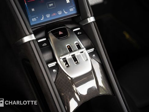 Used 2024 Ferrari Roma Spider RWD image 32