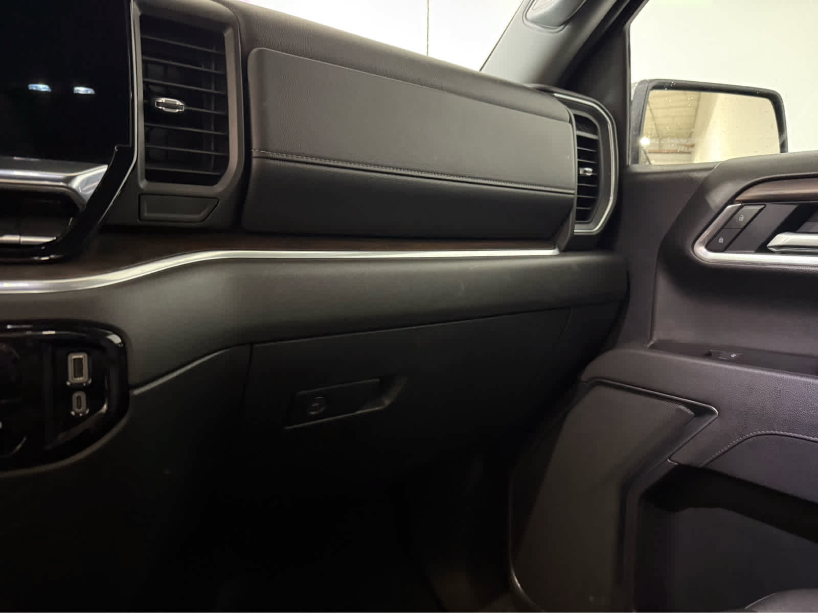 Used 2025 GMC Sierra 1500 SLT AWD/4WD image 20