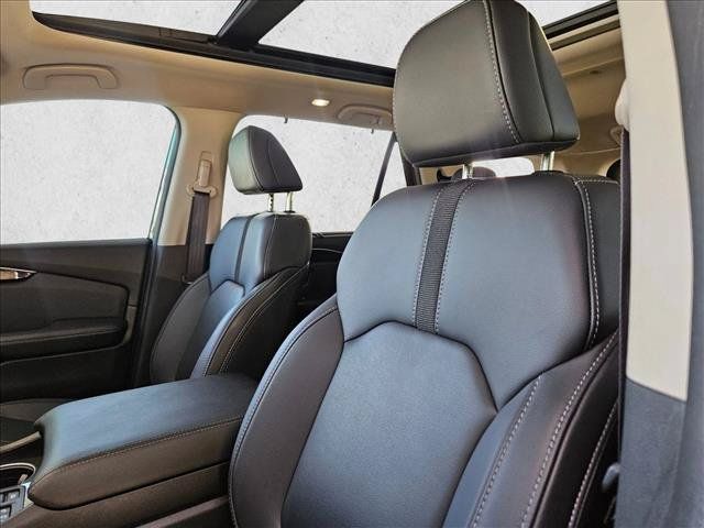Used 2024 Honda Pilot Touring image 14