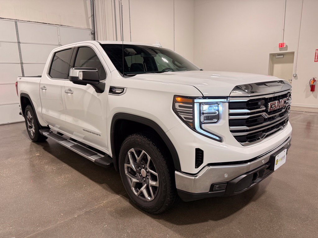 Used 2026 GMC Sierra 1500 SLT AWD/4WD image 3