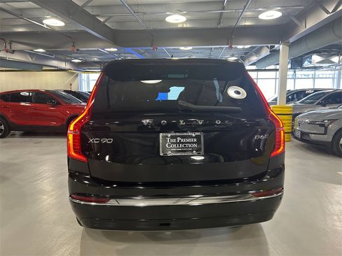Certified 2024 Volvo XC90 B6 Plus image 3