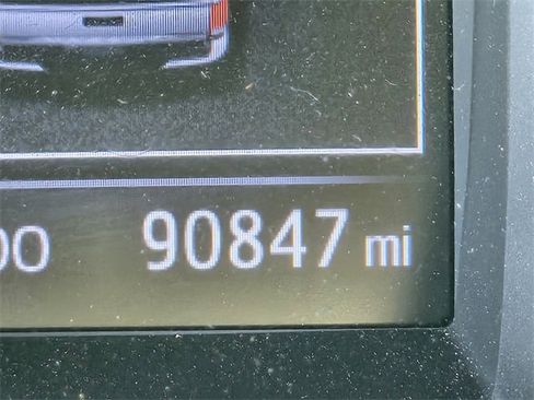 Used 2020 Toyota Tacoma TRD Off-Road w/ Technology Package image 25