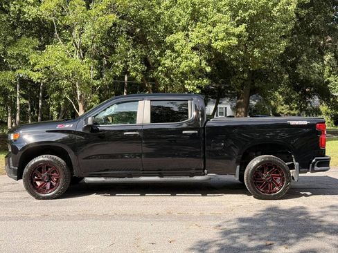 Used 2019 Chevrolet Silverado 1500 Custom Trail Boss w/ Custom Convenience Package AWD/4WD image 2