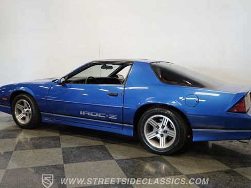 Used 1989 Chevrolet Camaro IROC-Z RWD image 9