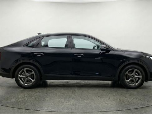 Used 2025 Kia K4 LXS image 9