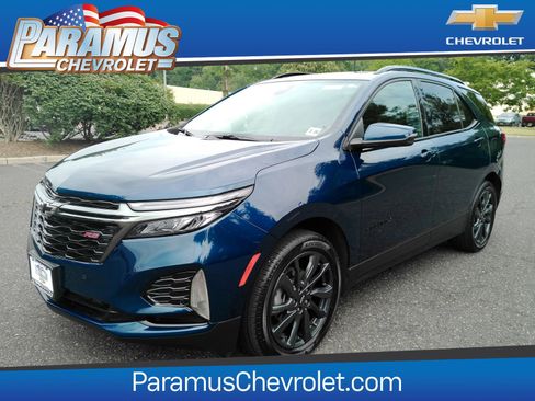 Used 2023 Chevrolet Equinox RS AWD/4WD image 1