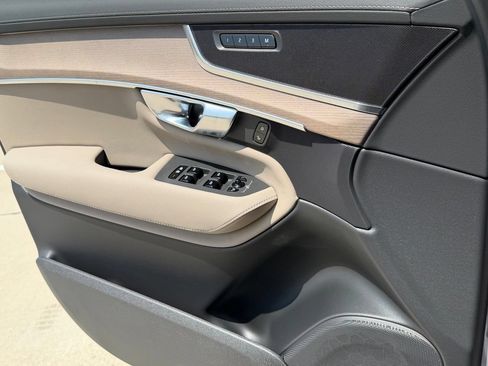 New 2026 Volvo XC90 T8 Plus w/ Protection Package Premier AWD/4WD image 17