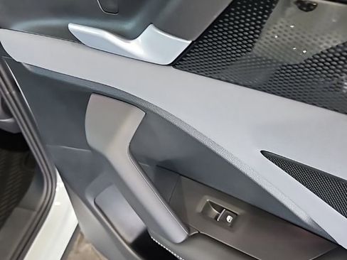 New 2026 Volkswagen Tiguan SE AWD/4WD image 16