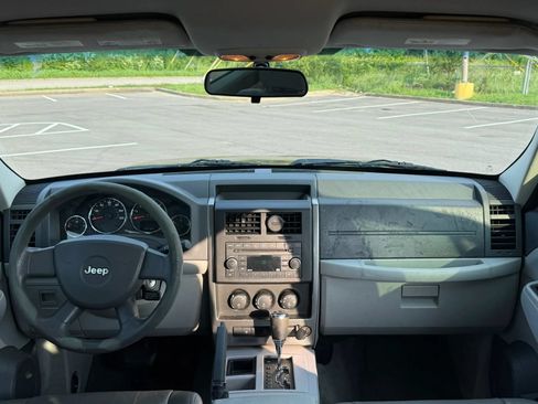 Used 2008 Jeep Liberty Sport RWD image 17