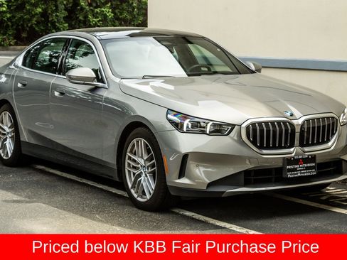 Used 2024 BMW 540i xDrive AWD/4WD image 10