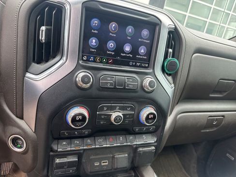 Used 2021 GMC Sierra 1500 SLT w/ SLT Premium Plus Package AWD/4WD image 18