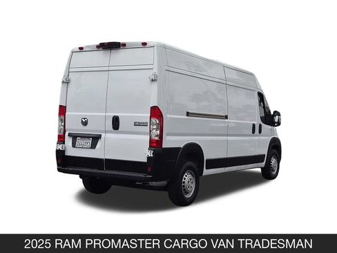 Used 2025 RAM ProMaster 2500 w/ Convenience Group FWD image 9
