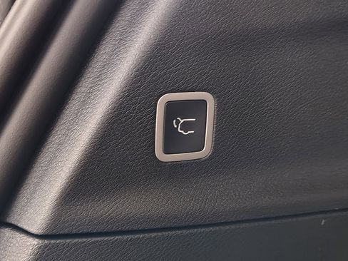 New 2026 Chrysler Pacifica Select FWD image 13