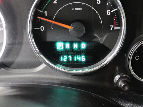 Used 2012 Jeep Wrangler Rubicon w/ PWR Convenience Group image 11