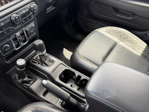 Used 2023 Jeep Gladiator Overland AWD/4WD image 24