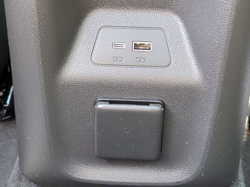 Used 2024 Buick Envision Avenir AWD/4WD image 32