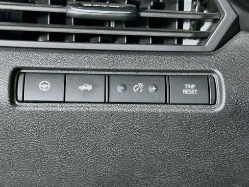 Used 2023 Nissan Altima 2.5 SV w/ SV Premium Package FWD image 16