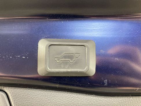 Used 2023 Toyota RAV4 XLE w/ Convenience Package AWD/4WD image 30