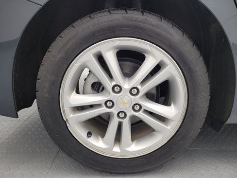 Used 2017 Chevrolet Cruze LT FWD image 31