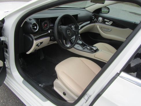 Used 2017 Mercedes-Benz E 300 image 17