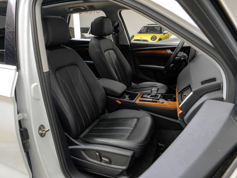 Used 2023 Audi Q5 2.0T Premium Plus w/ Premium Plus Package AWD/4WD image 38