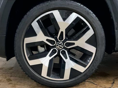 Used 2022 Volkswagen Taos SEL image 12